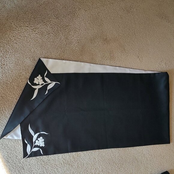 Vintage Cache Black & White Embroidered Beaded Formal Gown Dress W/Shawl Scarf 4 - Picture 6 of 16